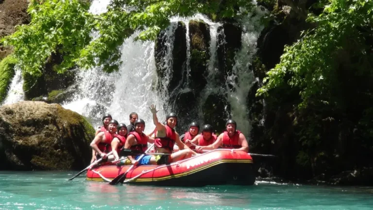 kithulgala rafting 1024x576 1